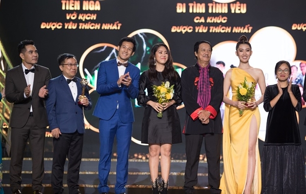 Mặc kệ khán giả tẩy chay, Gạo nếp gạo tẻ vẫn thắng lớn với 4 giải thưởng tại Mai Vàng 2019-8