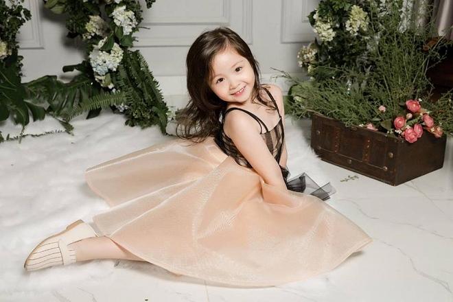 Cadie diễn xuất cực tự nhiên bên mẹ Elly Trần trong loạt ảnh thời trang-9