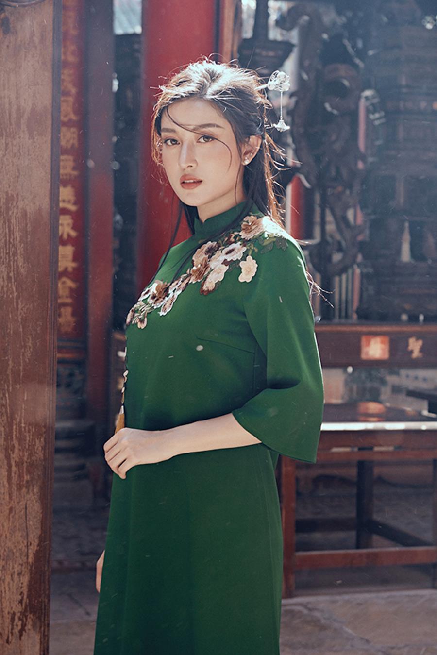 Á hậu Huyền My khác lạ trong bộ ảnh áo dài đón Tết-10