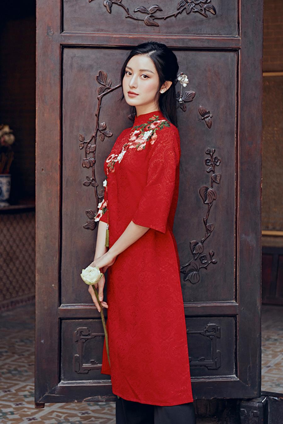 Á hậu Huyền My khác lạ trong bộ ảnh áo dài đón Tết-4