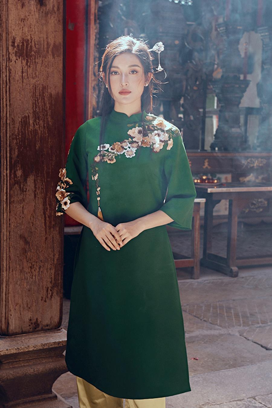 Á hậu Huyền My khác lạ trong bộ ảnh áo dài đón Tết-9