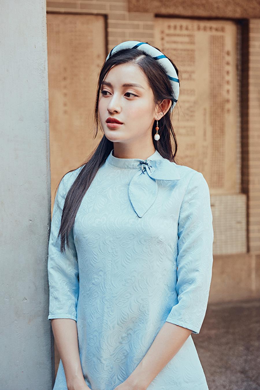 Á hậu Huyền My khác lạ trong bộ ảnh áo dài đón Tết-13