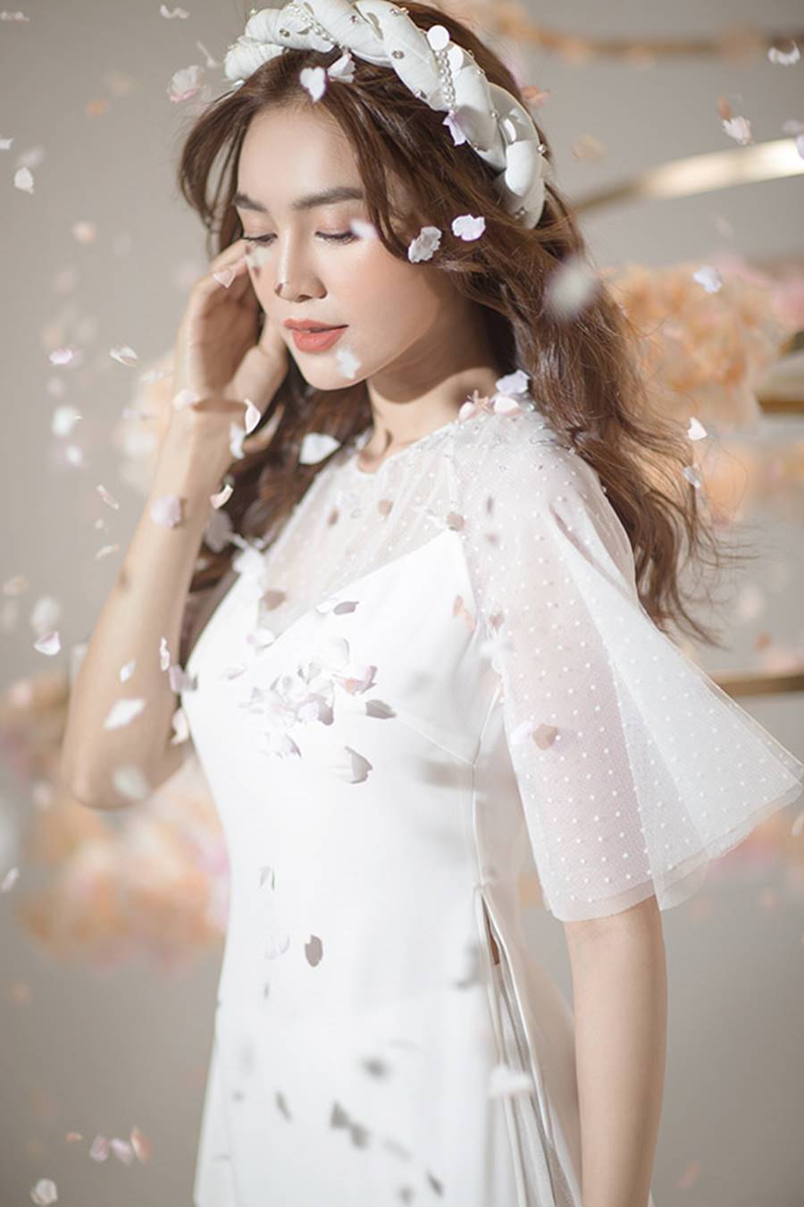 Ninh Dương Lan Ngọc khiến người hâm mộ mãn nhãn với nét đẹp thần tiên đón Tết-1