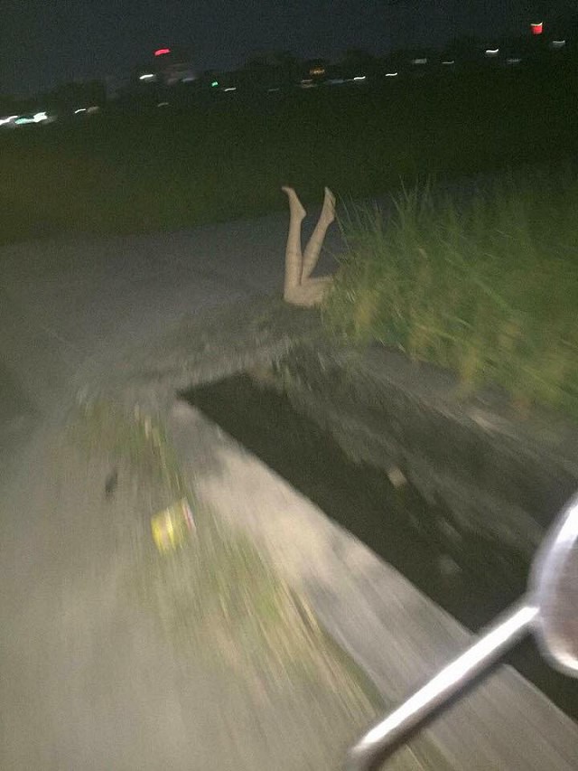 Mò mẫm về nhà giữa đêm lạnh, thanh niên suýt nhồi máu cơ tim vì đụng phải chiếc đầu lâu lăn giữa ngõ-3