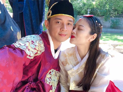 Hằng Túi mừng sinh nhật chồng, tiện miệng bật mí anh từng khiến ông bà cạn nước mắt vì không chịu lập gia đình