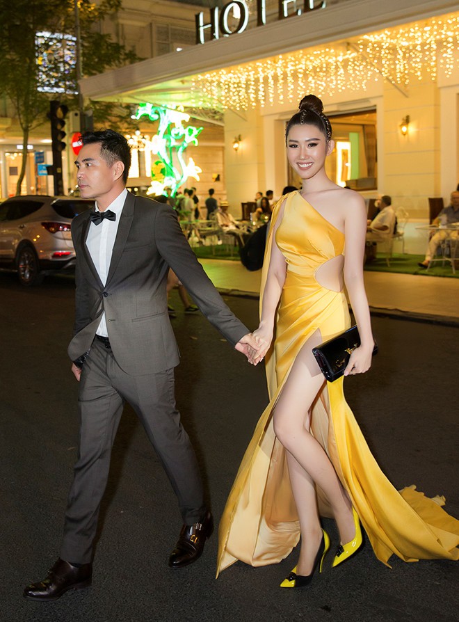 Lên sân khấu chụp ảnh lưu niệm, Thuý Ngân bị lấy cắp túi hiệu khi tham dự lễ trao giải-3