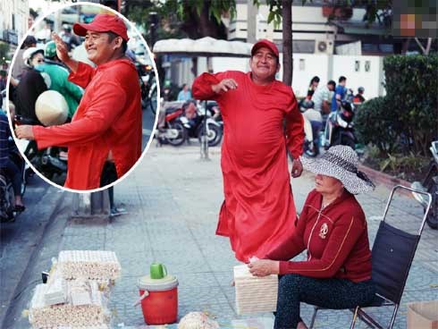 Phía sau đoạn clip người đàn ông mặc áo dài đỏ, nhảy múa trên hè phố Sài Gòn: