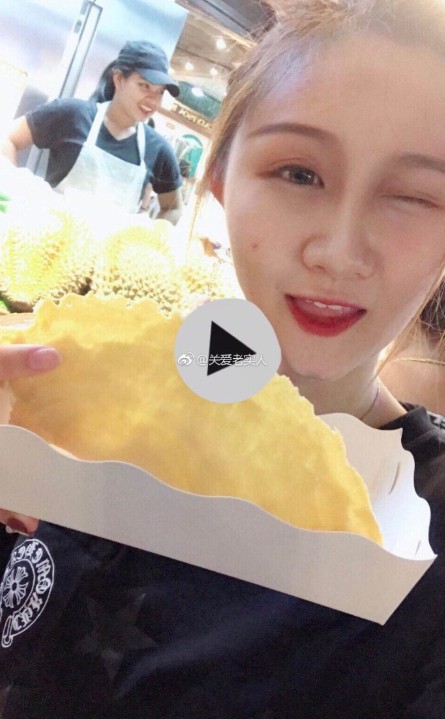 Chàng trai chết đứng khi nhìn thấy bạn gái qua mạng ngoài đời, tiết lộ suýt bị lừa mất iPhone X-8