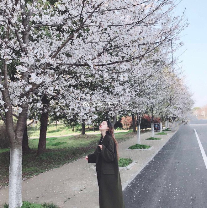 Chàng trai chết đứng khi nhìn thấy bạn gái qua mạng ngoài đời, tiết lộ suýt bị lừa mất iPhone X-2