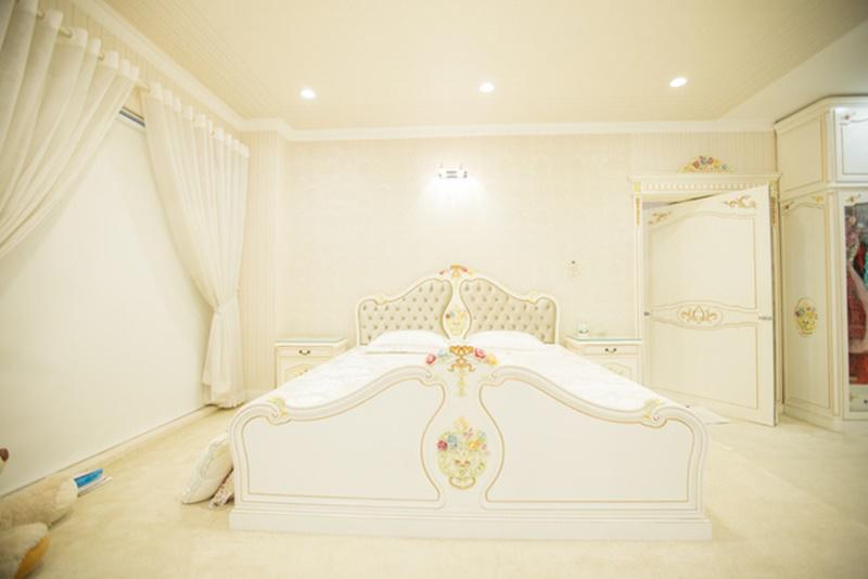 Choáng với biệt thự khủng của mỹ nhân ăn chay, gợi cảm bậc nhất châu Á-13