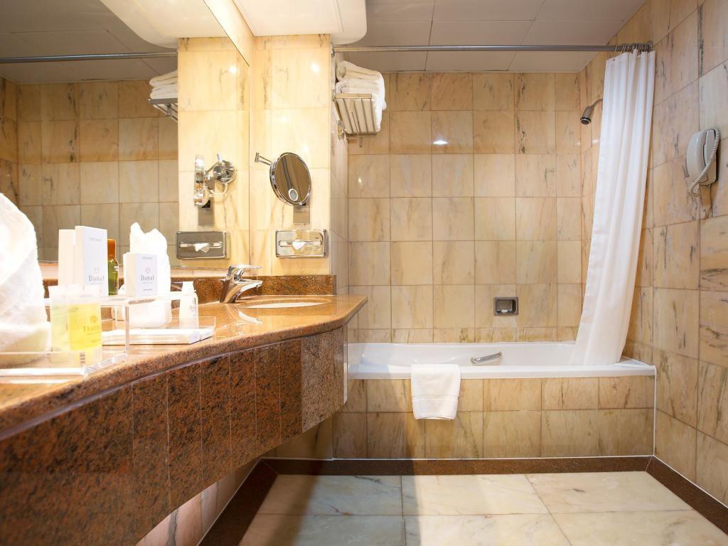 Trước trận quyết đấu Yemen, tuyển Việt Nam chuyển tới ở resort sang chảnh bậc nhất UAE-6