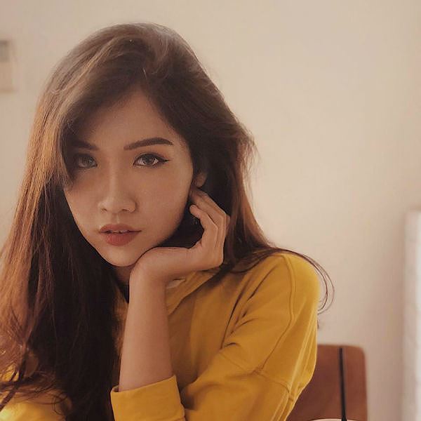 Mặt mộc đời thường xinh đẹp của tân nữ hoàng chuyển giới Việt Nam-11