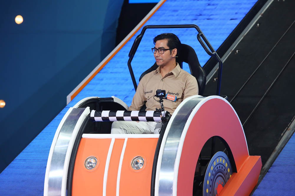 Cô bé có khuôn mặt hờn cả thế giới lần thứ 2 ẵm ngôi Quán quân Nhanh như chớp nhí-6