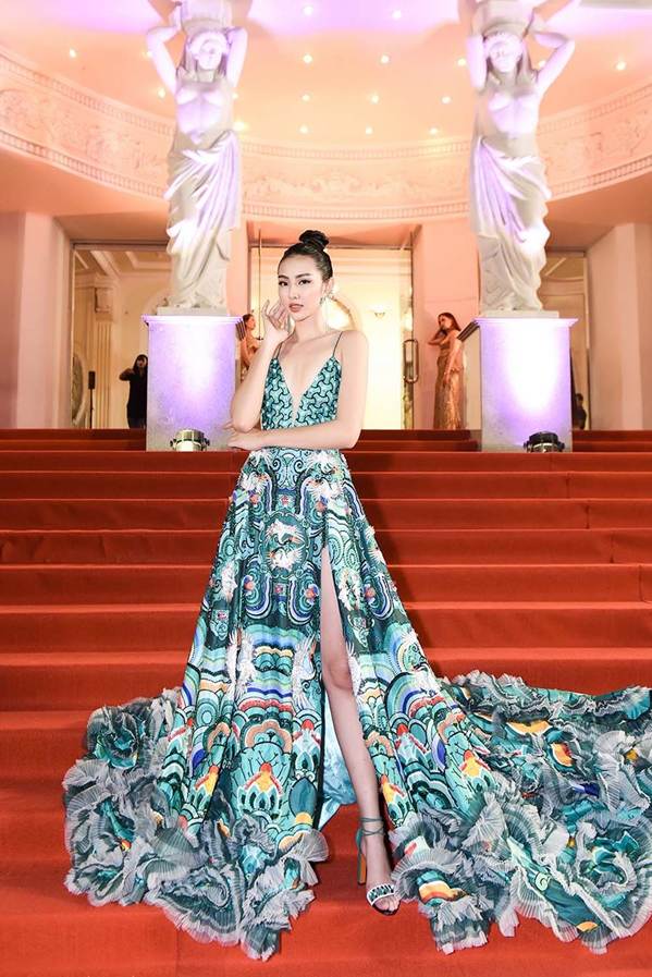 Dàn Hoa hậu, Á hậu gây náo loạn thảm đỏ lễ trao giải Mai Vàng-8