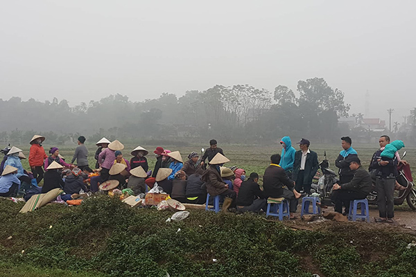 Sự cố rác tràn lòng đường Thủ đô: Chỉ cầm cự được 3-4 ngày-3