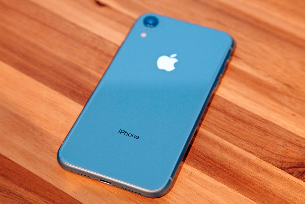 Giá iPhone XR và XS giảm mạnh trước Tết vì ế ẩm-1