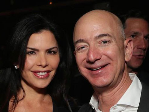 Sau gần 1 tuần bị phanh phui vụ ngoại tình, tỷ phú giàu nhất thế giới và bồ nhí giờ ra sao?-3