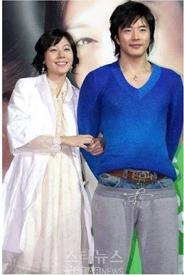 Dân mạng lục lại một thời đen tối của thời trang Hàn Quốc: Bi Rain mặc áo xẻ ngực sâu hơn cả chị em-7