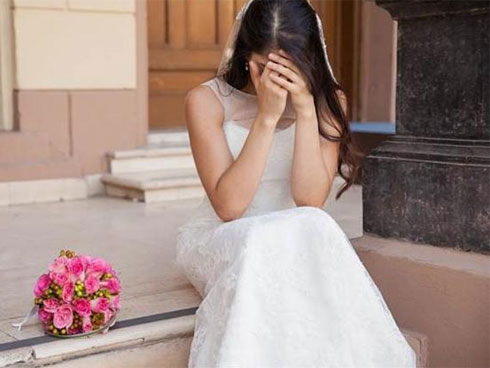 Chồng ngỡ ngàng trước sự thật cọc tiền trong túi áo của vợ-2