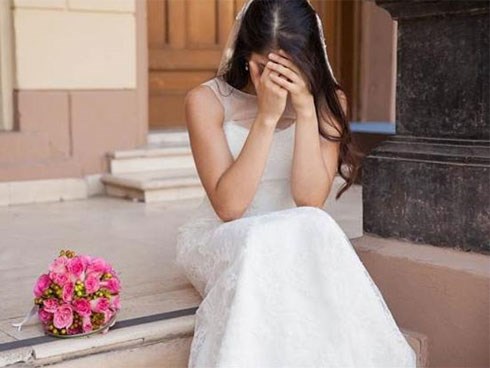 Ngày cưới, tôi hoảng hốt khi con người thật của chú rể bị phanh phui bởi hai người phụ nữ