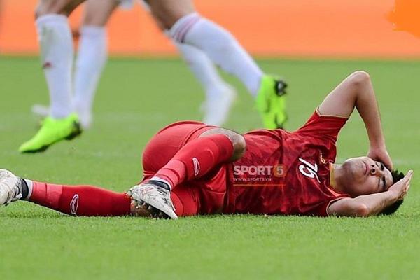 Cú va chạm khiến tiền vệ Đức Huy mất trí nhớ tạm thời trong trường hợp nào thì nguy hiểm?-2