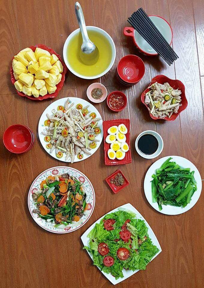 Mâm cơm đã bắt mắt thì chớ, mẹ trẻ còn khiến hội chị em đồng loạt xin bái sư vì bát trứng dằm mắm-2