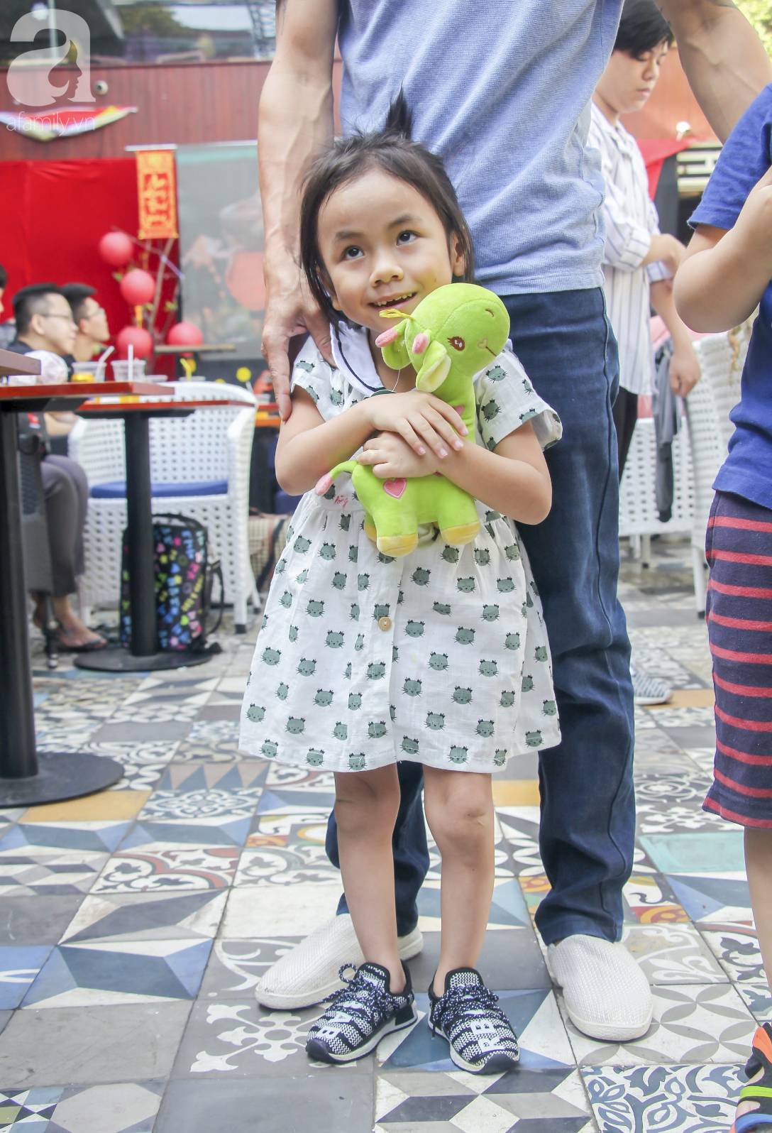 Hình ảnh mới nhất của Pàng - Em bé Mường Lát bố mẹ mất sớm, không có quần áo ngồi bệt giữa trời giá rét-5