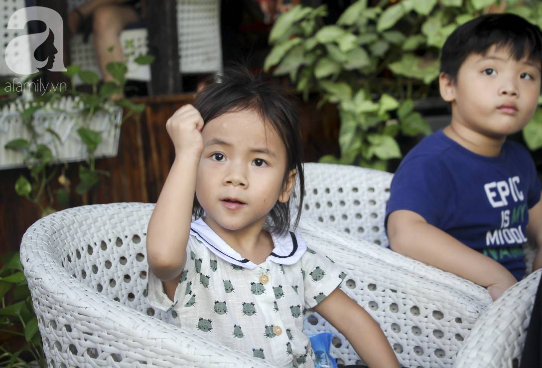 Hình ảnh mới nhất của Pàng - Em bé Mường Lát bố mẹ mất sớm, không có quần áo ngồi bệt giữa trời giá rét-8