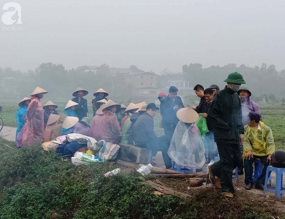 Người dân chặn không cho xe rác vào bãi, khiến rác ngập Hà Nội: Chúng tôi chẳng ai muốn điều này-2