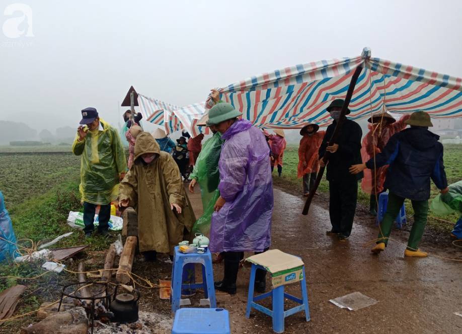 Người dân chặn không cho xe rác vào bãi, khiến rác ngập Hà Nội: Chúng tôi chẳng ai muốn điều này-3