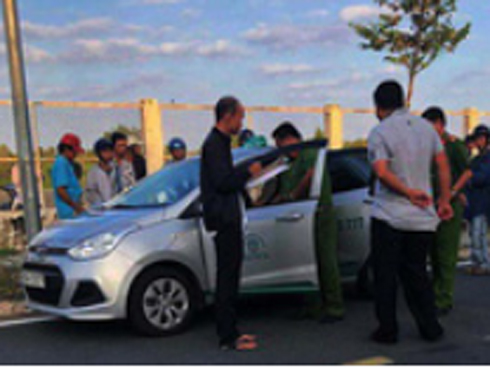 Tài xế taxi kể lại giây phút kinh hoàng bị người lạ cứa cổ” trong đêm-2