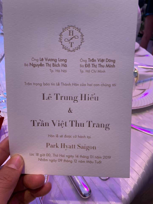 Chú rể Lê Hiếu diện áo phông, đội mũ lưỡi trai chăm chú tập dượt trước giờ diễn ra đám cưới bí mật-4