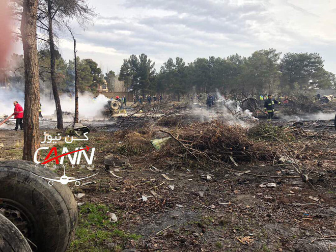 Trượt khỏi đường băng, Boeing-707 của quân đội Iran bốc cháy, chỉ 1 người sống sót-4