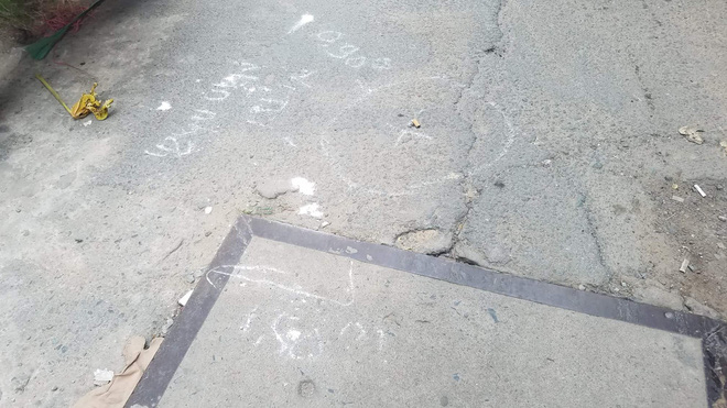 TP.HCM: Bé gái 2 tuổi bị xe ben lùi tông chết trước nhà, người mẹ khóc nghẹn khi không thể cứu được con-3