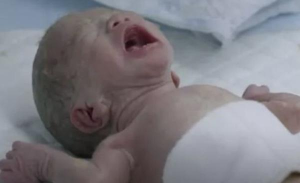 Biết nguy hiểm mẹ vẫn cố sinh con rồi ra đi sau 2 tuần, dân mạng thốt lên: Không đáng-2