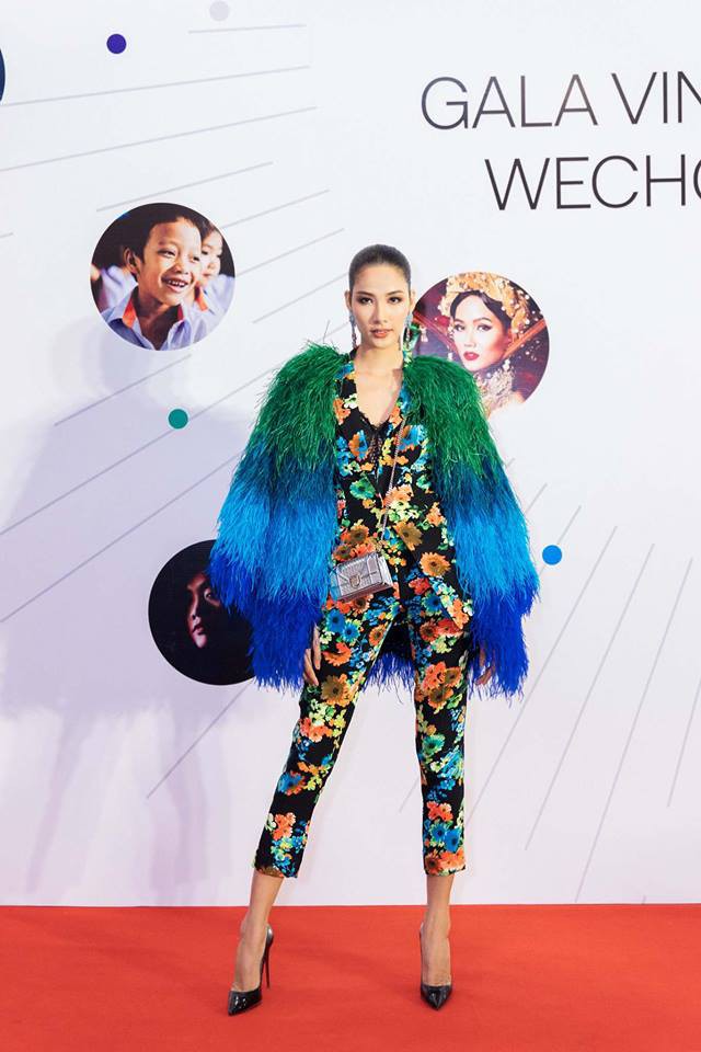 Nhờ đôi chân 1m12 mà Thanh Hằng ăn đứt” Hoàng Thùy và H’Hen Niê khi diện áo lông sắc màu-2