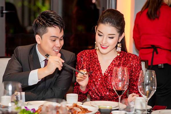 Đỗ Mỹ Linh kín đáo, Huyền My gợi cảm đọ sắc ở dạ tiệc cuối năm-12