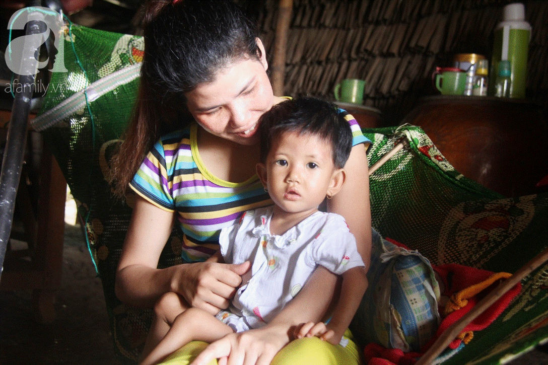 Phép màu đến với bé gái 2 tuổi bị hở van tim, chỉ nặng 6 ký mà mẹ nghèo không có tiền chữa trị-3