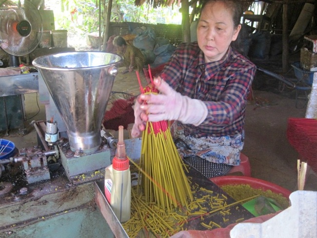 Báo tây tấp nập đưa tin về làng nghề làm hương ở ngoại ô Hà Nội-8