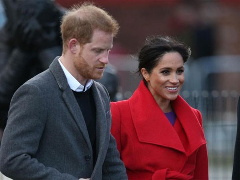 Vừa tái xuất, Meghan đã gây thất vọng với vẻ ngoài 