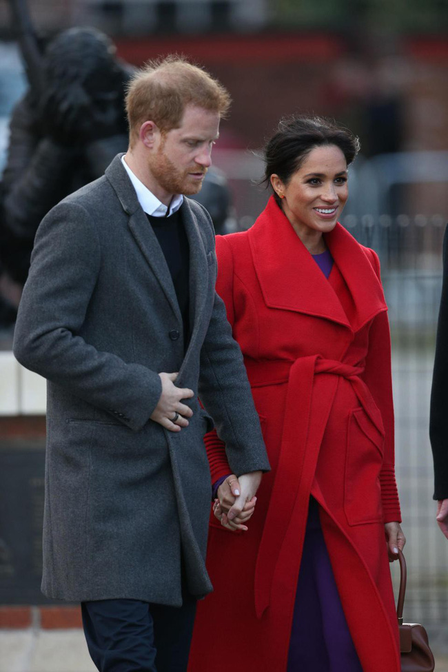 Vừa tái xuất, Meghan đã gây thất vọng với vẻ ngoài quê mùa, bất ngờ hé lộ chi tiết về em bé trong bụng-4