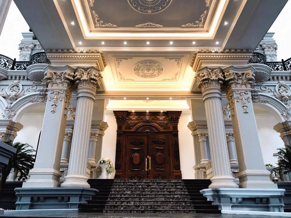 Lâu đài của đại gia Nam Định có con gái đeo vàng trĩu cổ ngày cưới-9