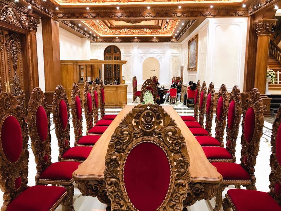 Lâu đài của đại gia Nam Định có con gái đeo vàng trĩu cổ ngày cưới-12