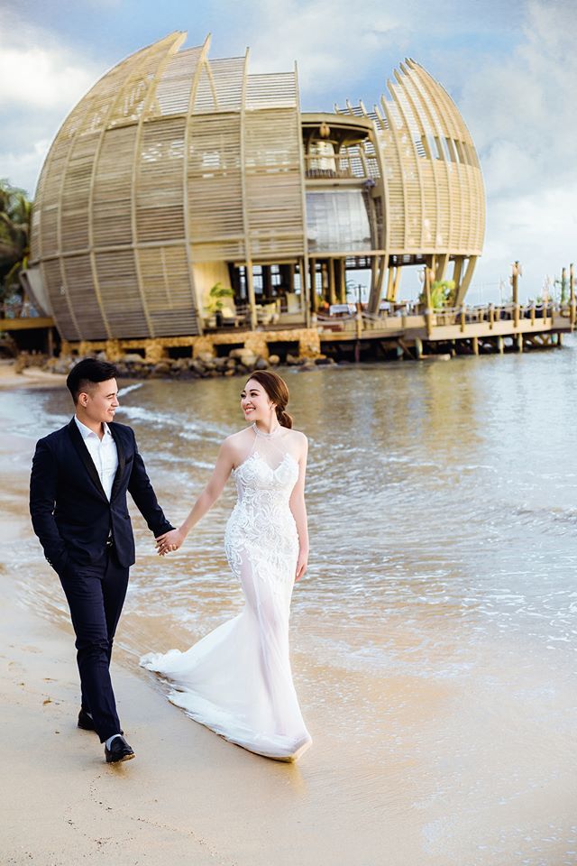 Lâu đài của đại gia Nam Định có con gái đeo vàng trĩu cổ ngày cưới-2