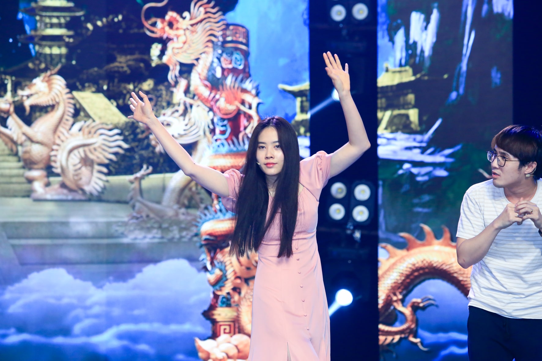 Bị chê diễn đơ trong Táo Xuân Kỷ Hợi 2019, Nam Em nói gì?-2