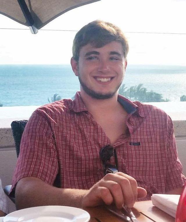 Tưởng người lạ vào bếp, mẹ sốc nặng khi thấy... bóng ma của con trai đã qua đời-3