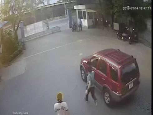 Người vô gia cư chống chọi cái rét thấu xương đêm đông Hà Nội-1