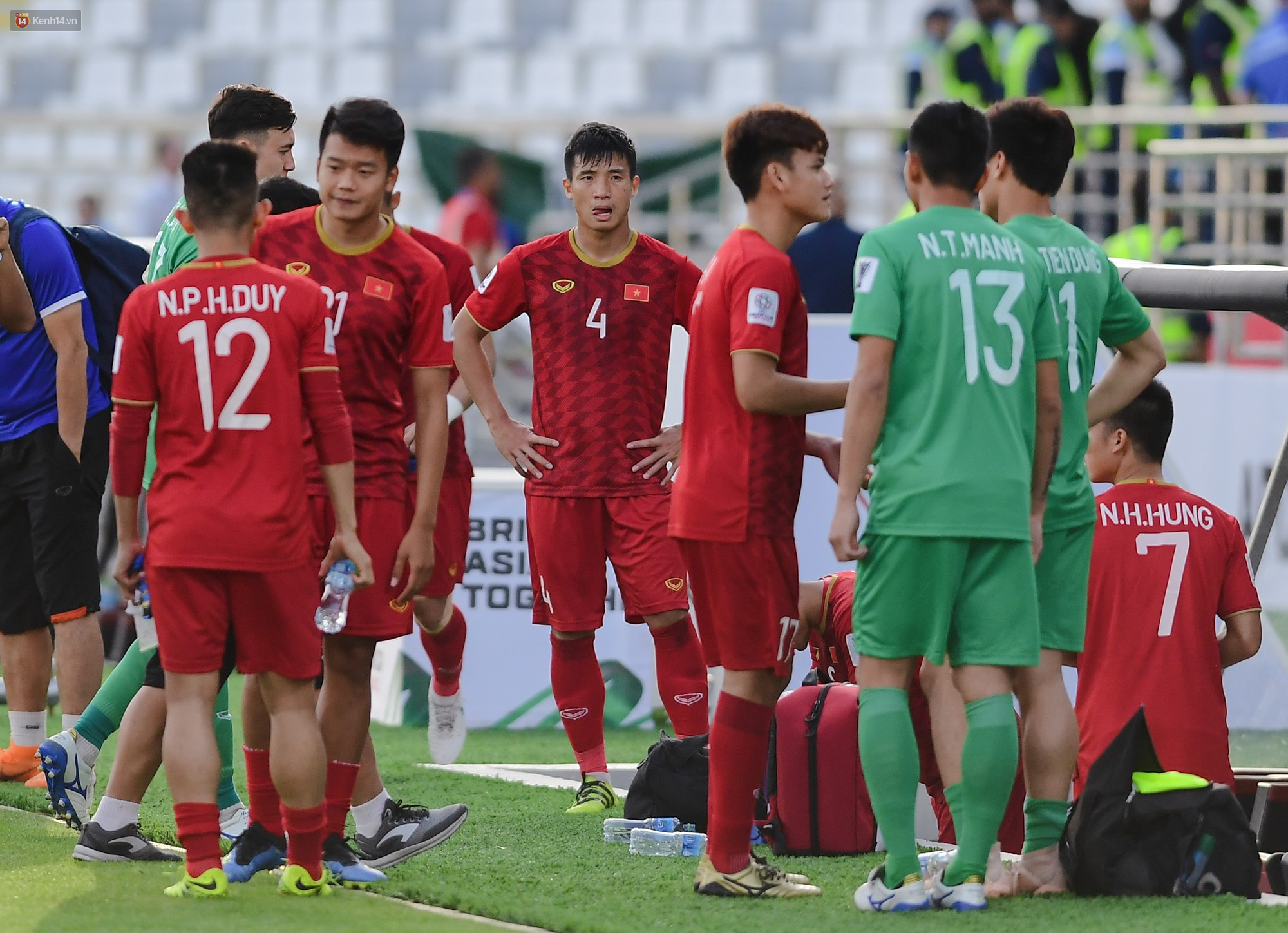 Này những chàng trai áo đỏ, các bạn có thể trở thành chiến binh tuyết trắng” một lần nữa, được không?-1