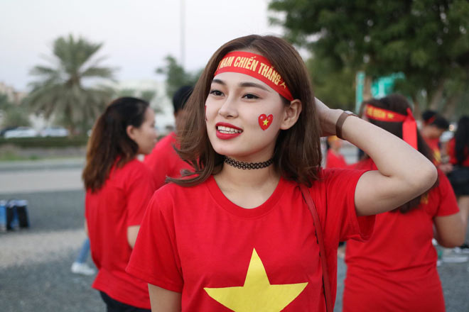 Cổ động viên Sài Gòn tiếp lửa cho đội tuyển Việt Nam lúc nửa đêm-22