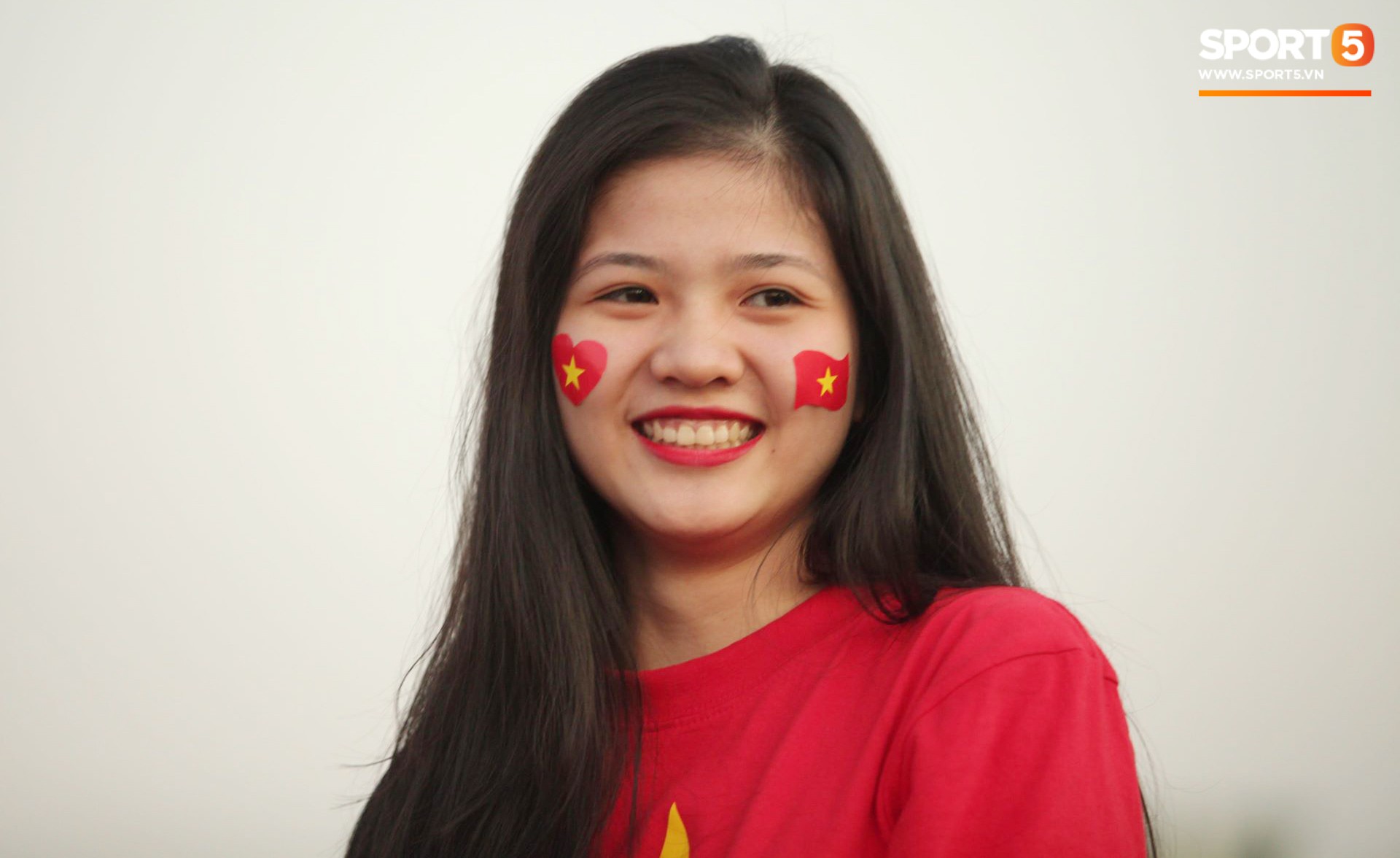 Cổ động viên Sài Gòn tiếp lửa cho đội tuyển Việt Nam lúc nửa đêm-12